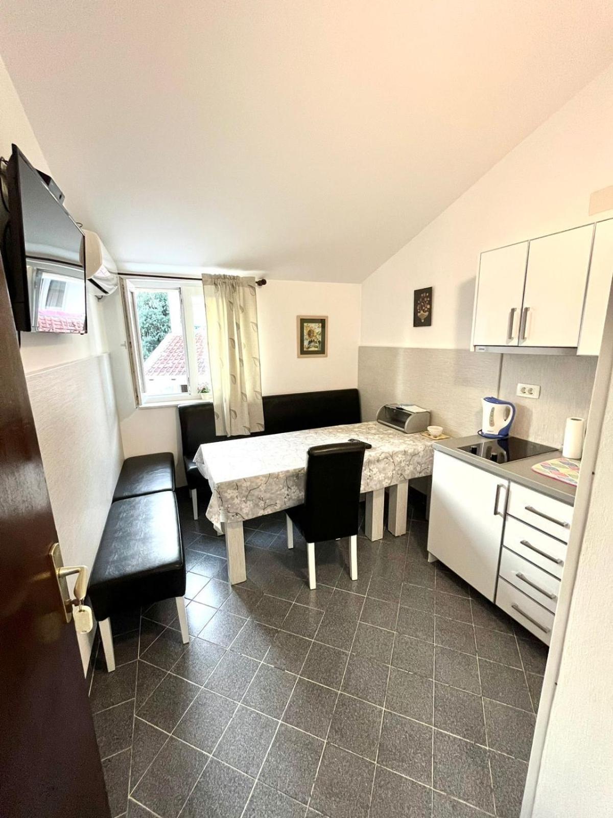 Apartments Harmonija บุดวา ภายนอก รูปภาพ